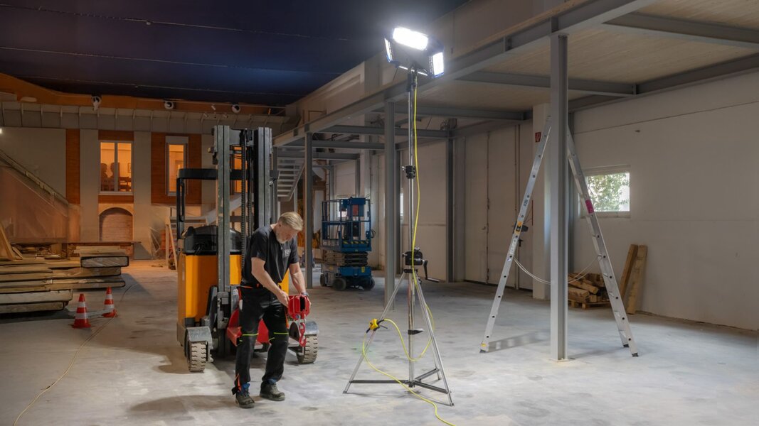 POWRECASE M | Großflächenleuchten